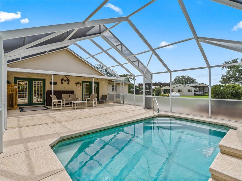 For Sale: $549,900 (2 beds, 2 baths, 1200 Square Feet)