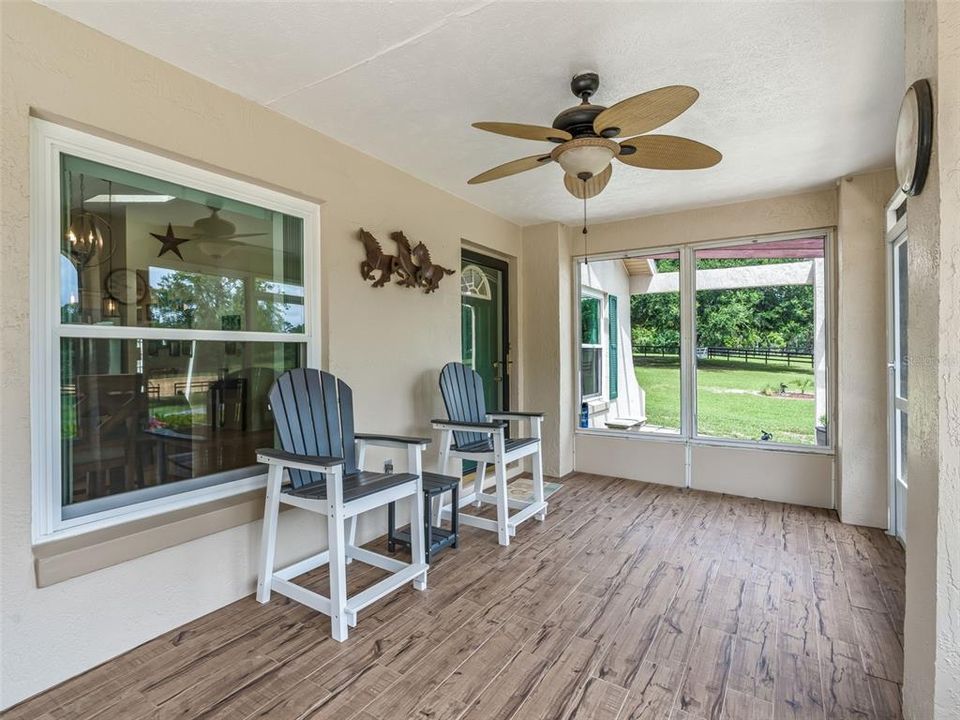 For Sale: $549,900 (2 beds, 2 baths, 1200 Square Feet)