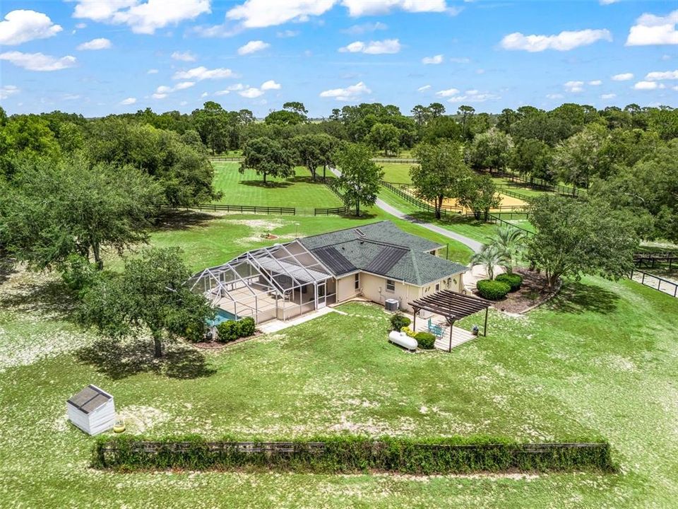For Sale: $549,900 (2 beds, 2 baths, 1200 Square Feet)