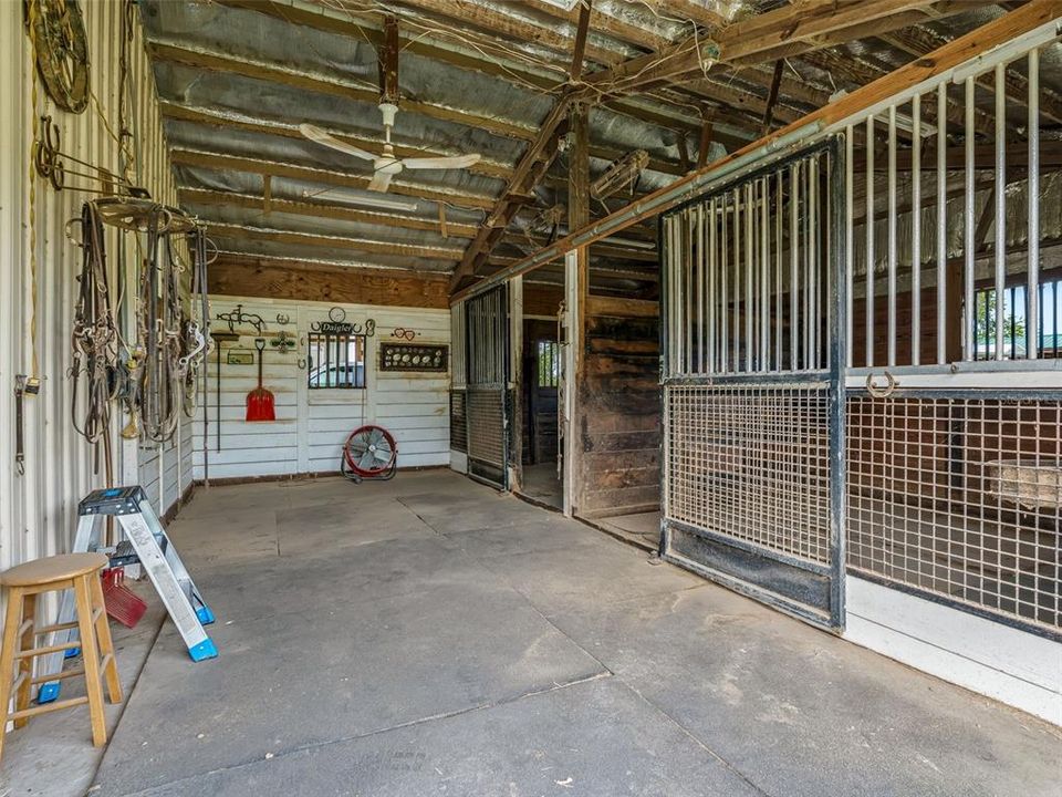 For Sale: $549,900 (2 beds, 2 baths, 1200 Square Feet)