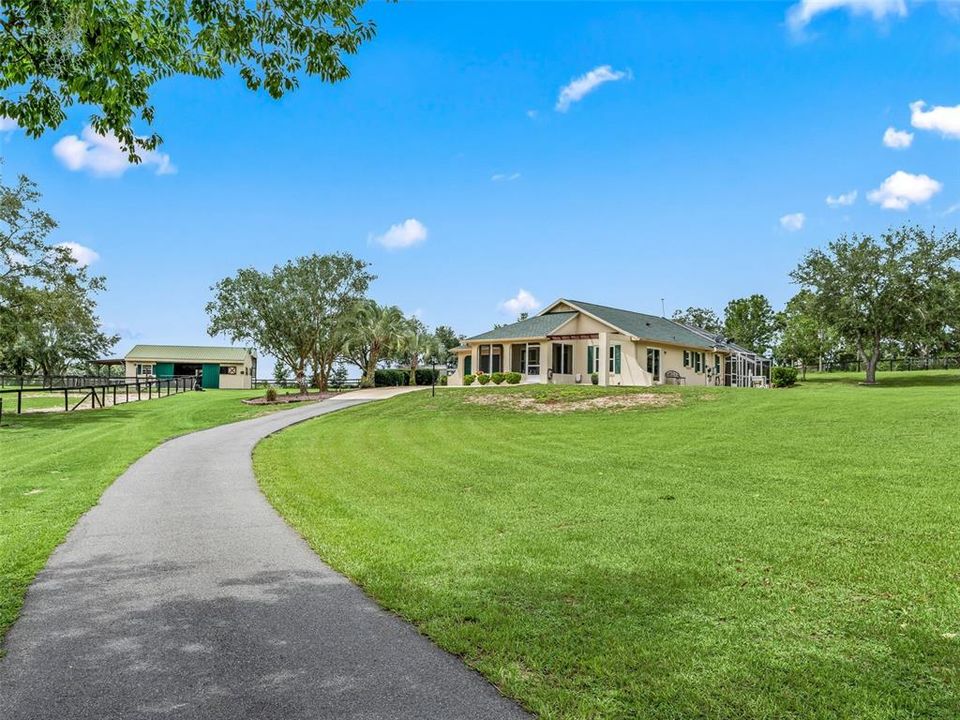 For Sale: $549,900 (2 beds, 2 baths, 1200 Square Feet)