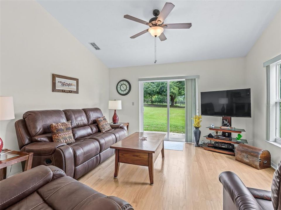 For Sale: $549,900 (2 beds, 2 baths, 1200 Square Feet)