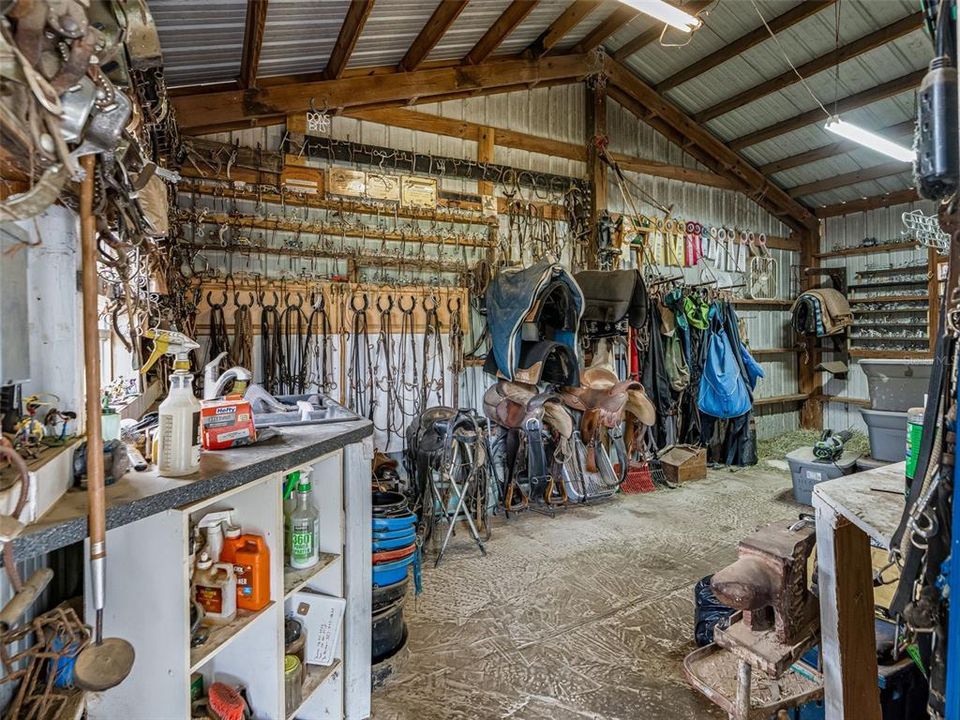 For Sale: $549,900 (2 beds, 2 baths, 1200 Square Feet)