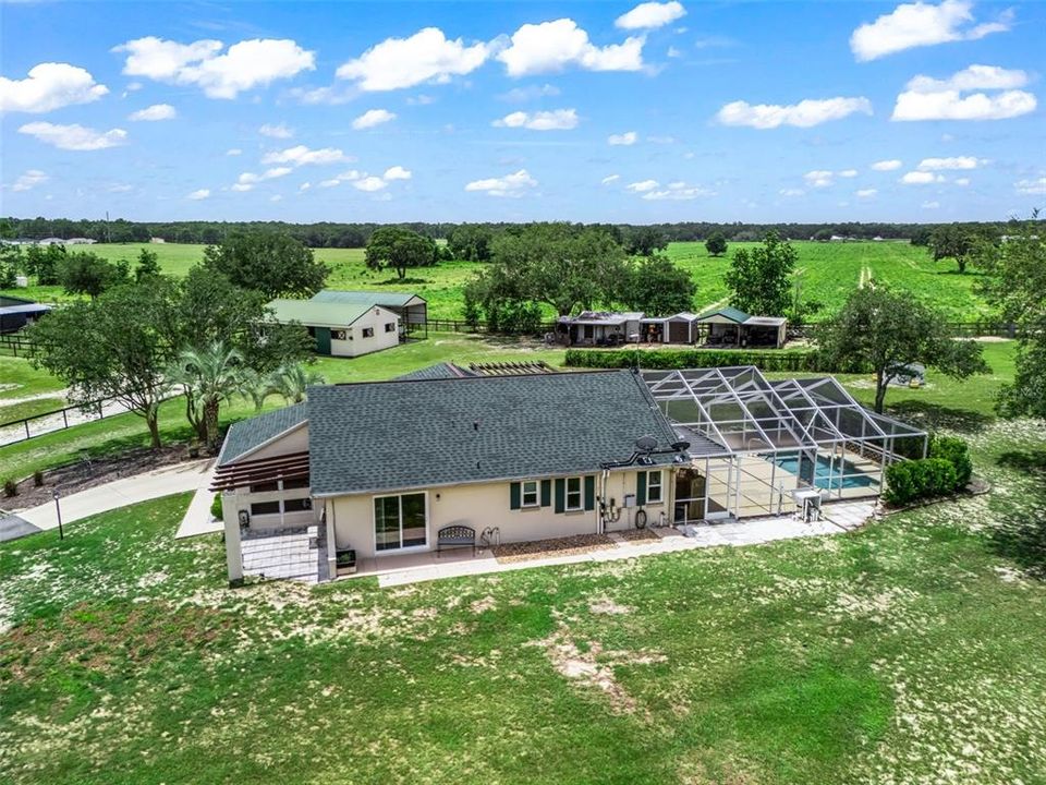 For Sale: $549,900 (2 beds, 2 baths, 1200 Square Feet)