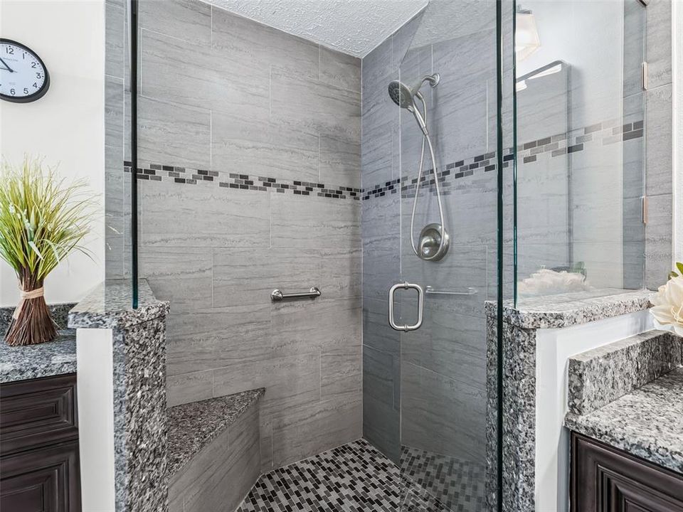 For Sale: $549,900 (2 beds, 2 baths, 1200 Square Feet)