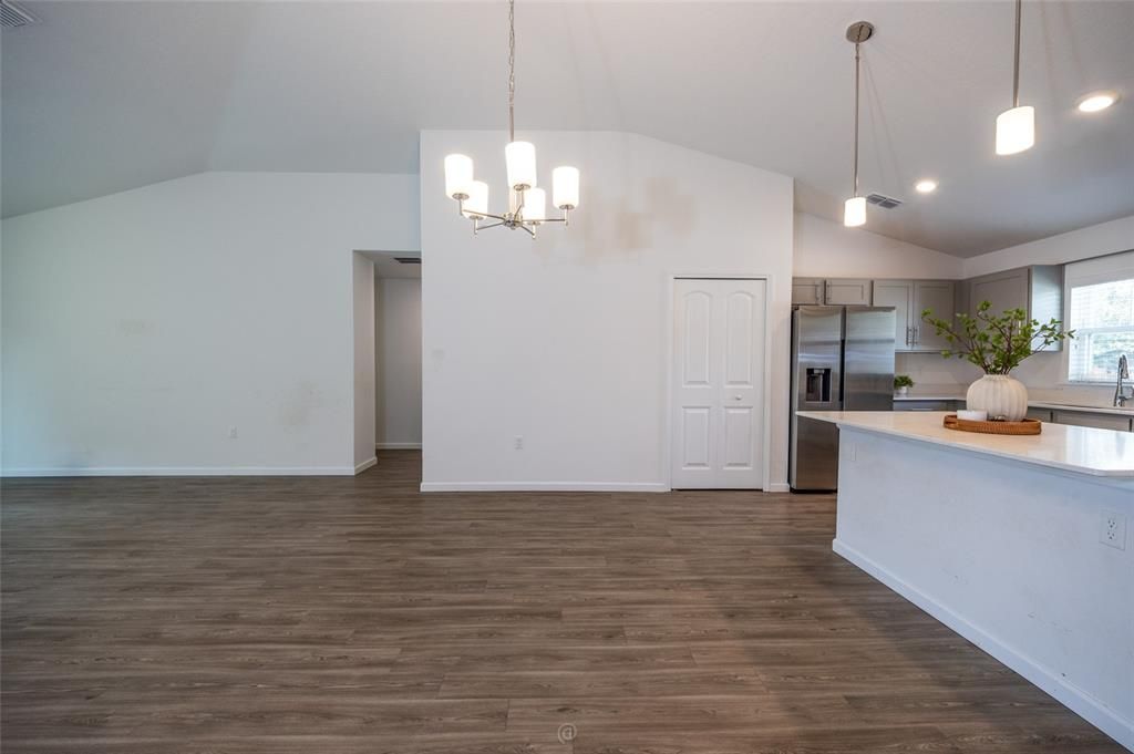 For Sale: $344,900 (4 beds, 2 baths, 1652 Square Feet)