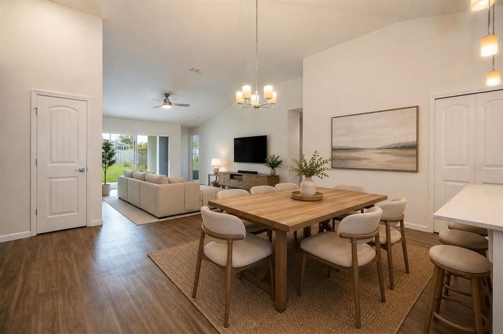 For Sale: $344,900 (4 beds, 2 baths, 1652 Square Feet)