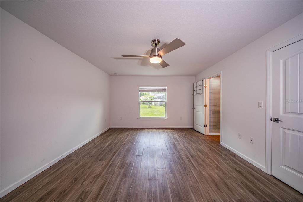 For Sale: $344,900 (4 beds, 2 baths, 1652 Square Feet)