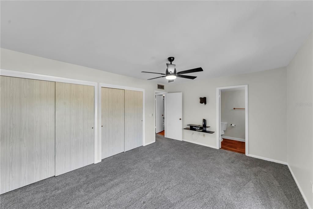 В аренду: $1,950 (2 спален, 2 ванн, 1256 Квадратных фут)