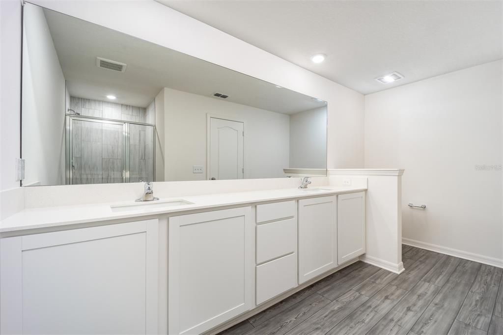 For Sale: $263,900 (3 beds, 2 baths, 1817 Square Feet)
