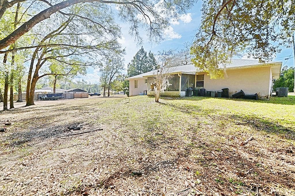 For Sale: $229,950 (3 beds, 2 baths, 1371 Square Feet)