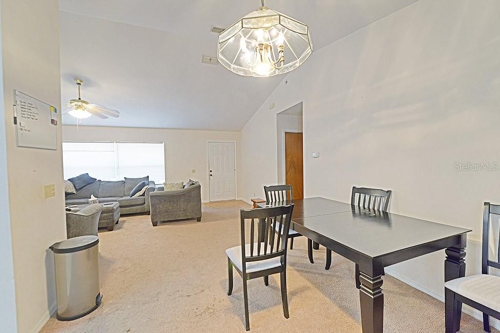 For Sale: $229,950 (3 beds, 2 baths, 1371 Square Feet)