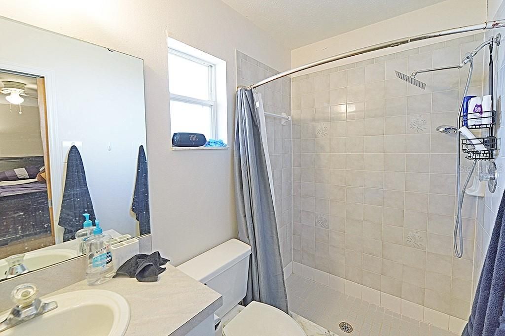 For Sale: $229,950 (3 beds, 2 baths, 1371 Square Feet)