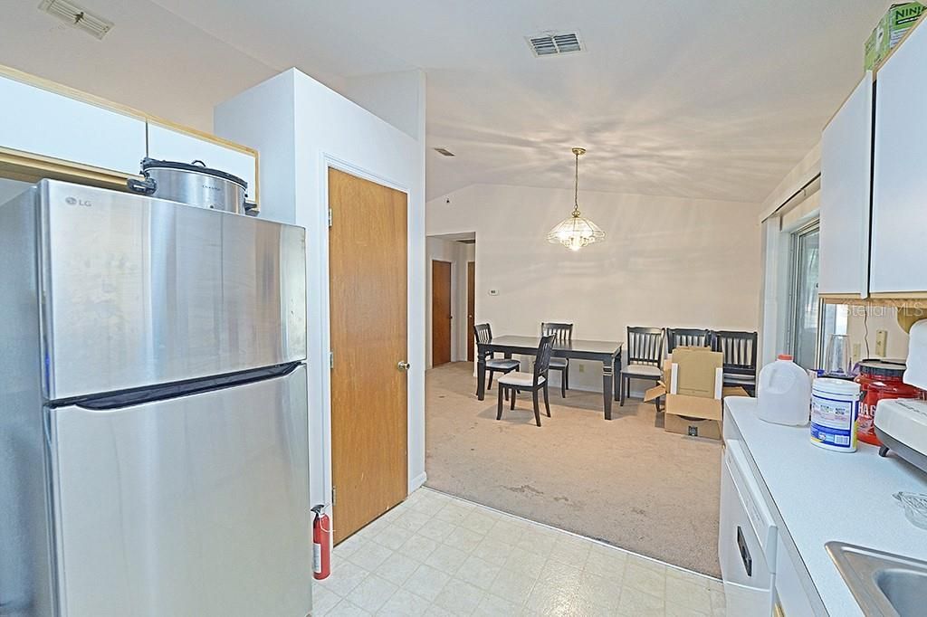 For Sale: $229,950 (3 beds, 2 baths, 1371 Square Feet)