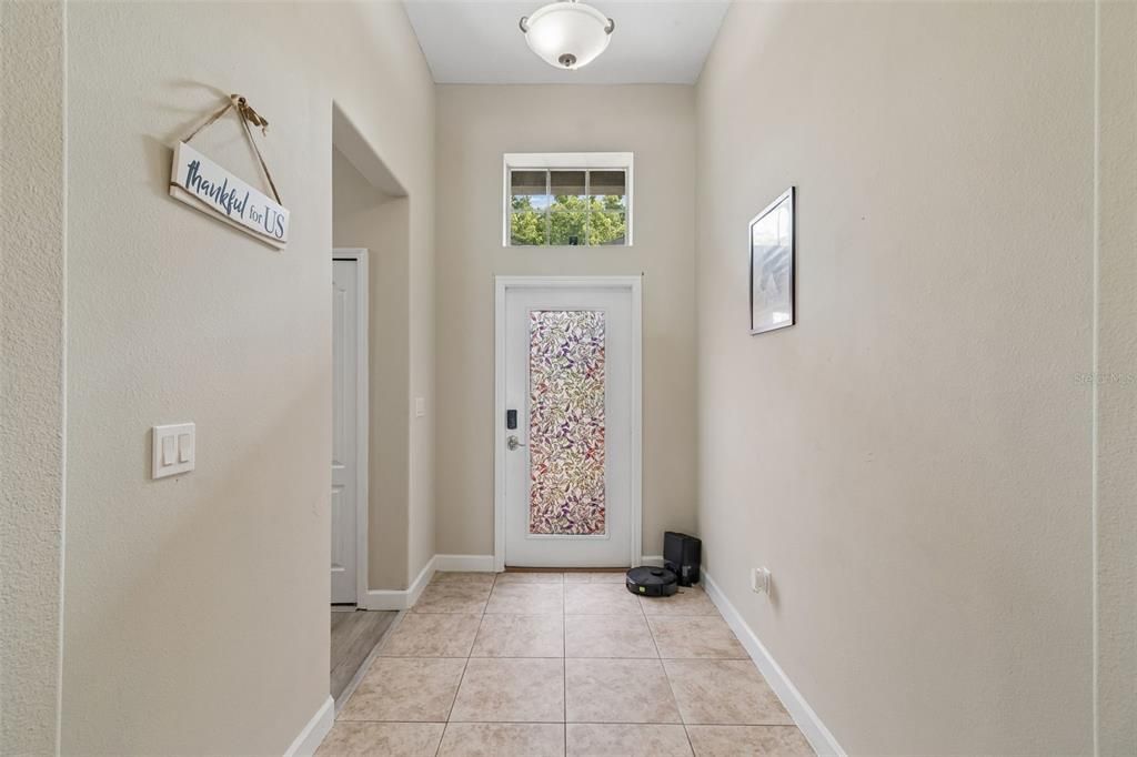 En Venta: $349,900 (4 camas, 3 baños, 2027 Pies cuadrados)