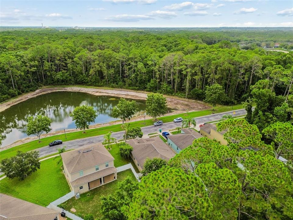 En Venta: $349,900 (4 camas, 3 baños, 2027 Pies cuadrados)