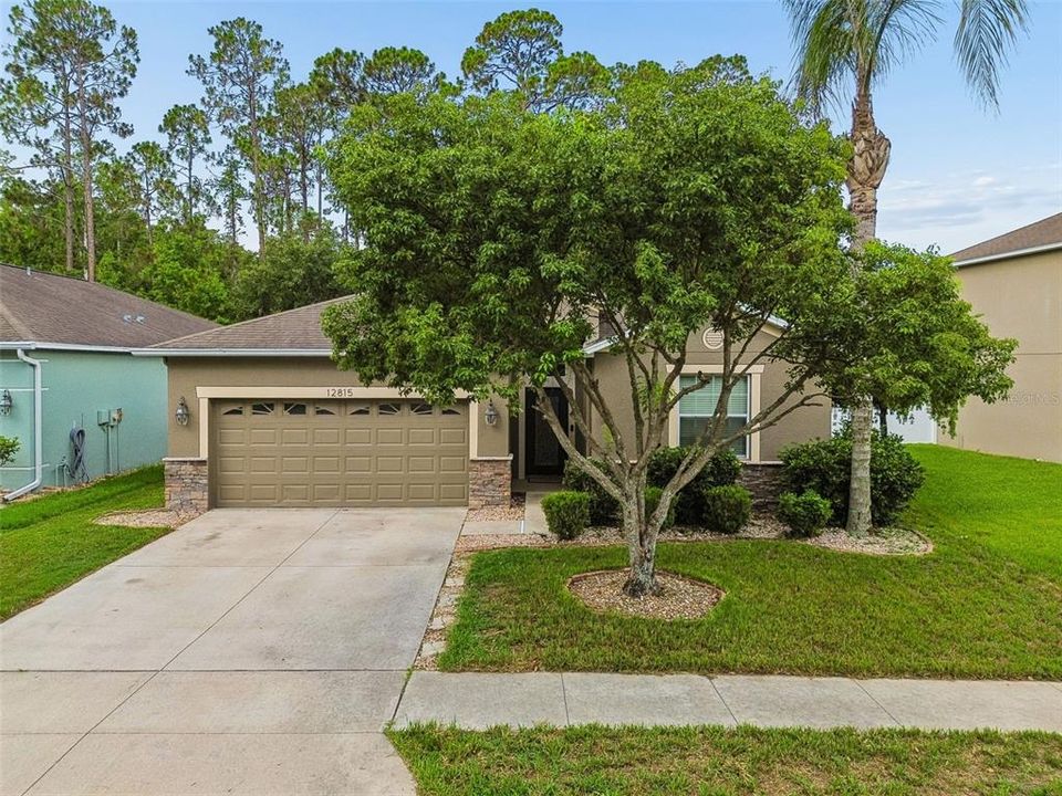 En Venta: $349,900 (4 camas, 3 baños, 2027 Pies cuadrados)