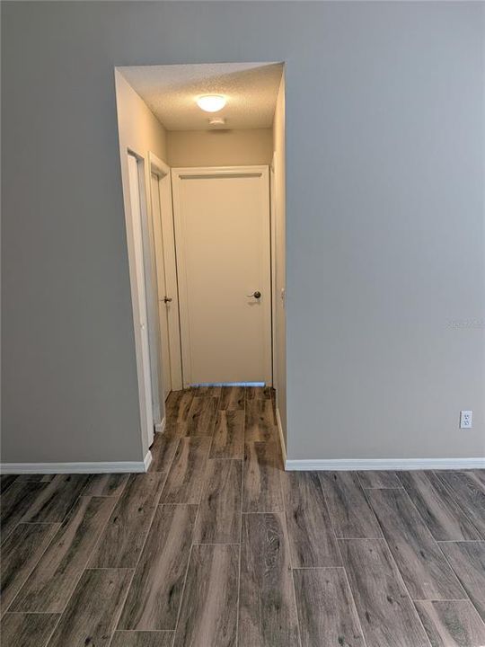 For Rent: $1,200 (2 beds, 2 baths, 899 Square Feet)