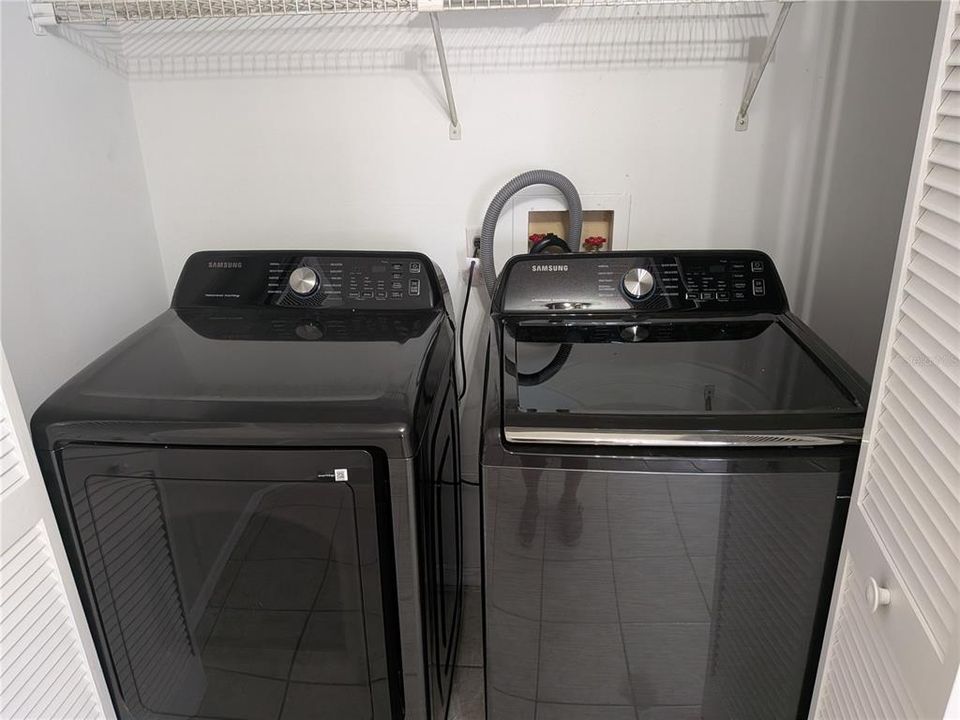 For Rent: $1,200 (2 beds, 2 baths, 899 Square Feet)