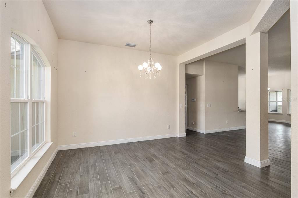 En Venta: $449,000 (4 camas, 3 baños, 2591 Pies cuadrados)