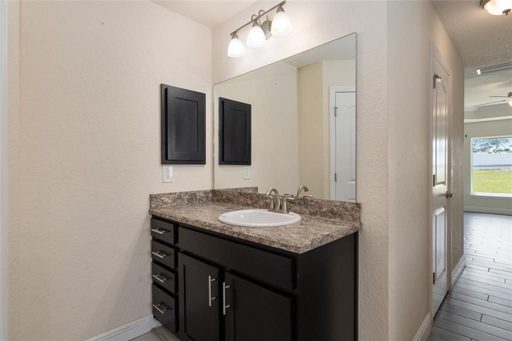 En Venta: $449,000 (4 camas, 3 baños, 2591 Pies cuadrados)