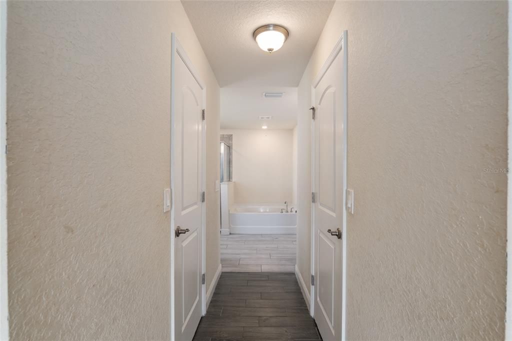 En Venta: $449,000 (4 camas, 3 baños, 2591 Pies cuadrados)