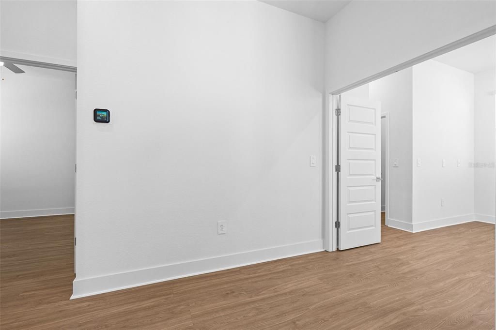 Activo con contrato: $3,969 (4 camas, 3 baños, 2183 Pies cuadrados)