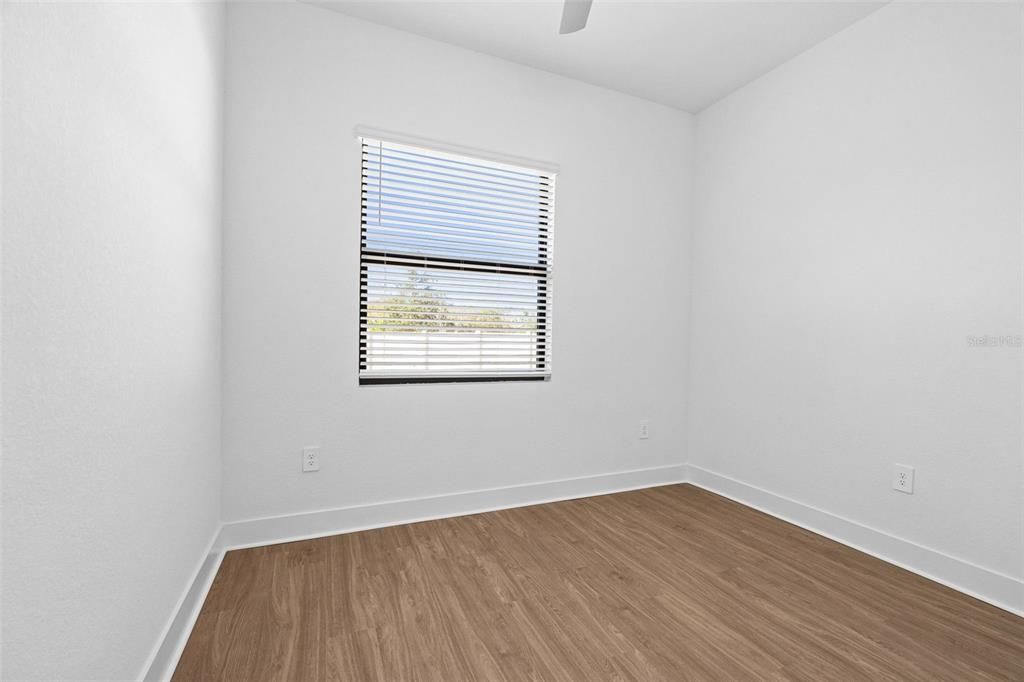 Activo con contrato: $3,969 (4 camas, 3 baños, 2183 Pies cuadrados)