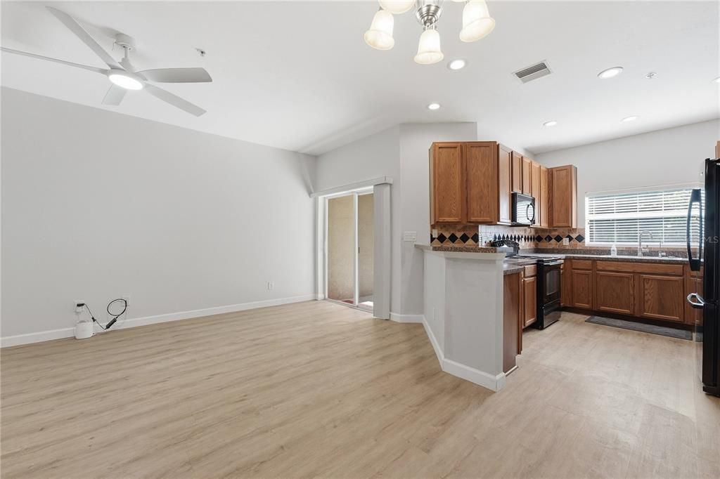 В аренду: $2,500 (3 спален, 2 ванн, 1575 Квадратных фут)