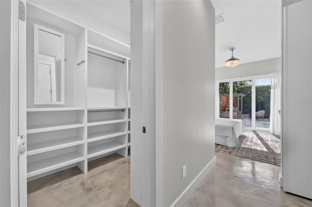 For Sale: $975,000 (4 beds, 3 baths, 3070 Square Feet)