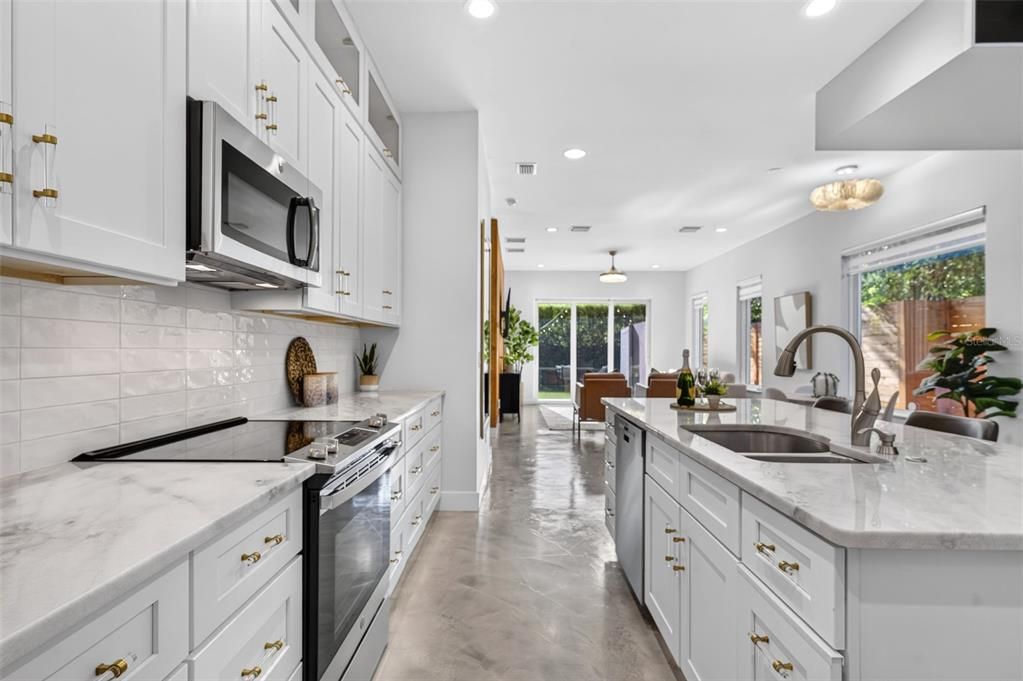 For Sale: $975,000 (4 beds, 3 baths, 3070 Square Feet)