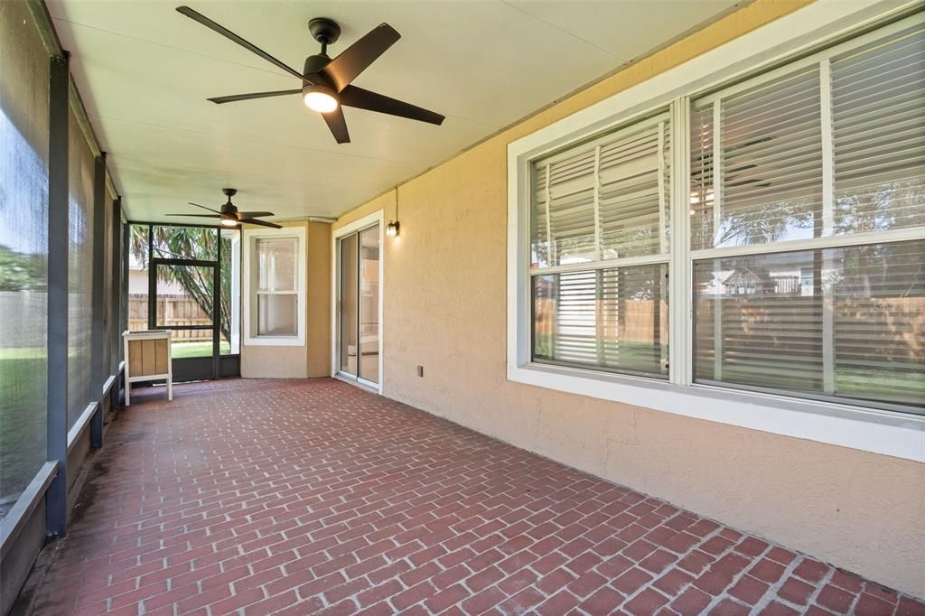 En Venta: $540,000 (4 camas, 2 baños, 2701 Pies cuadrados)