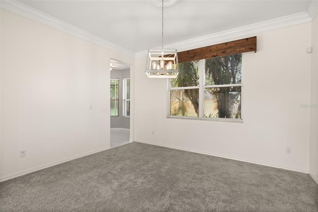 En Venta: $540,000 (4 camas, 2 baños, 2701 Pies cuadrados)
