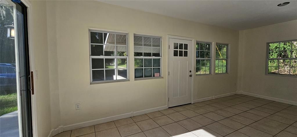 En Venta: $299,900 (3 camas, 2 baños, 1539 Pies cuadrados)