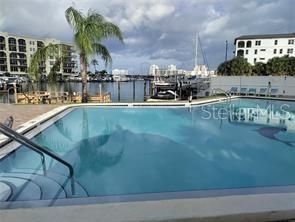 For Rent: $1,400 (0 beds, 1 baths, 439 Square Feet)