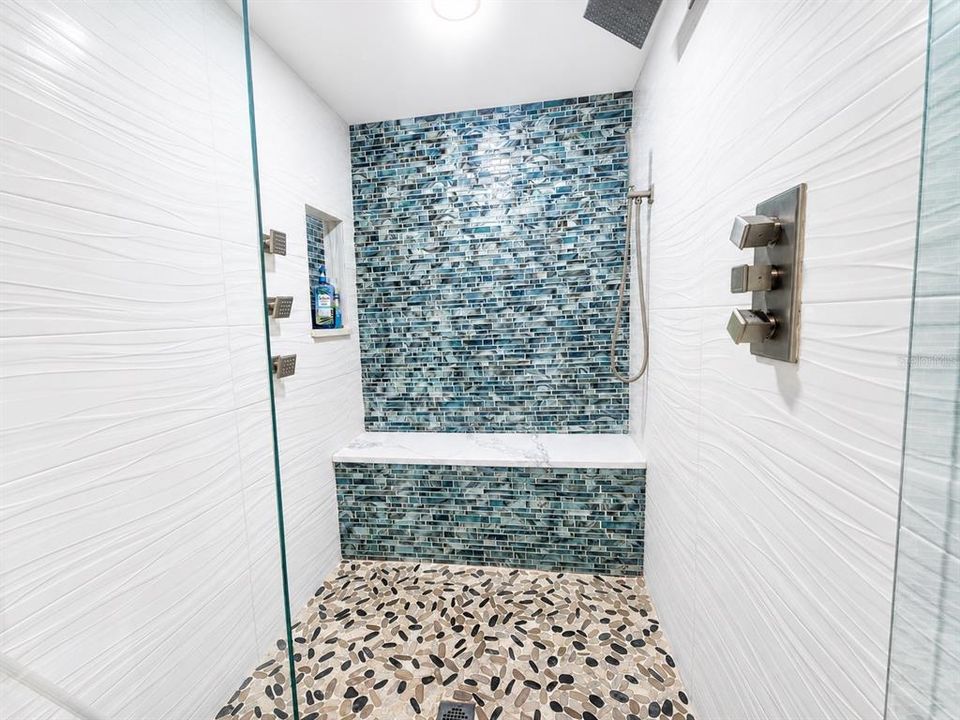 For Rent: $8,500 (3 beds, 2 baths, 2100 Square Feet)
