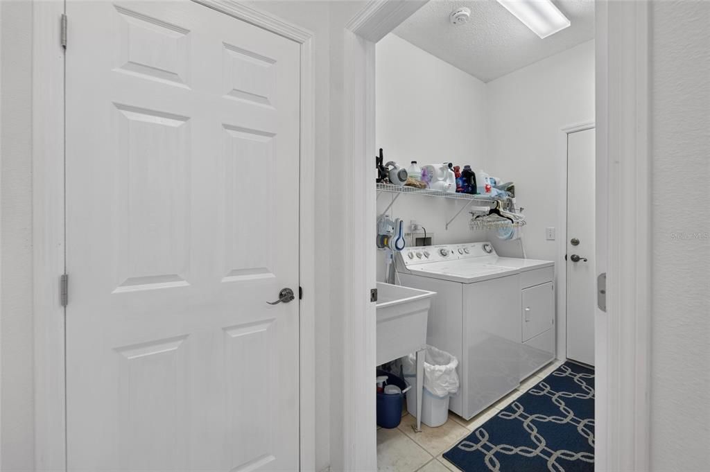 Activo con contrato: $225,000 (3 camas, 2 baños, 1301 Pies cuadrados)