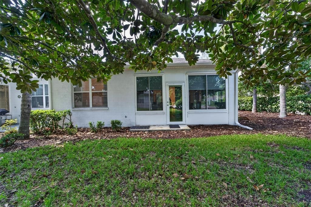 Activo con contrato: $225,000 (3 camas, 2 baños, 1301 Pies cuadrados)