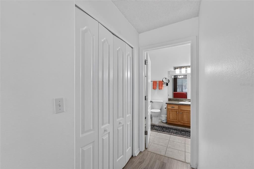 Activo con contrato: $225,000 (3 camas, 2 baños, 1301 Pies cuadrados)