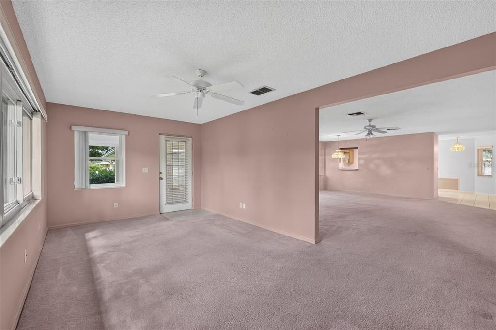 For Sale: $219,000 (2 beds, 2 baths, 1770 Square Feet)
