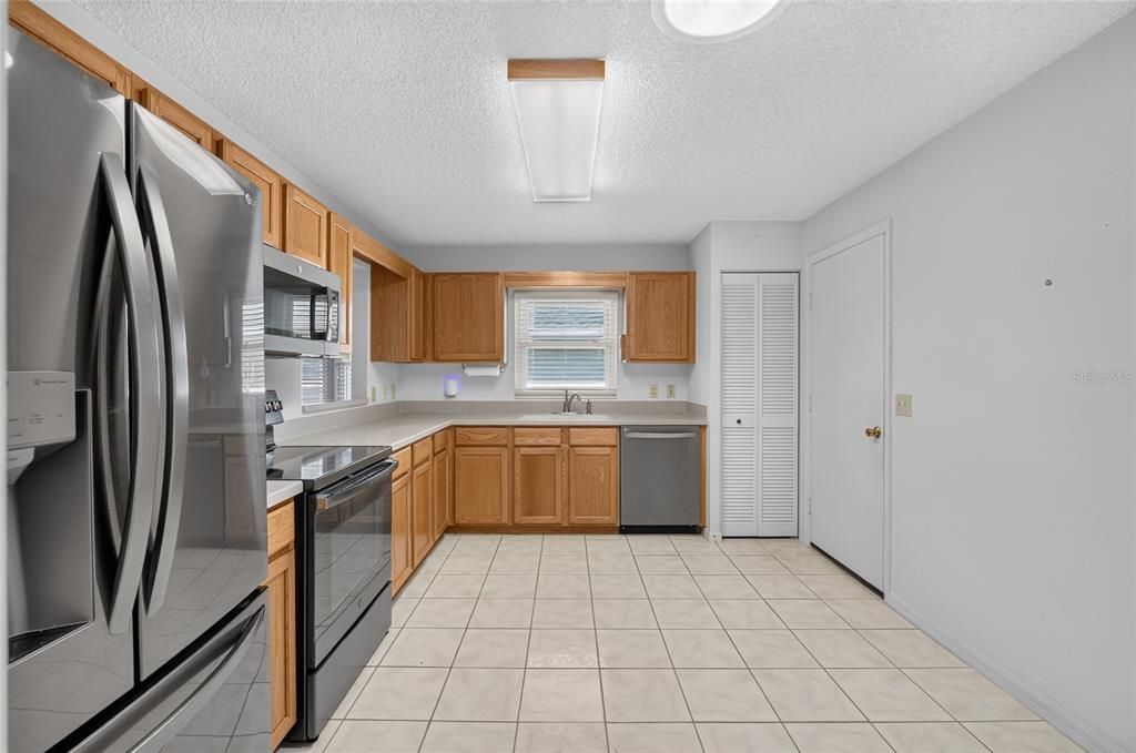 For Sale: $219,000 (2 beds, 2 baths, 1770 Square Feet)