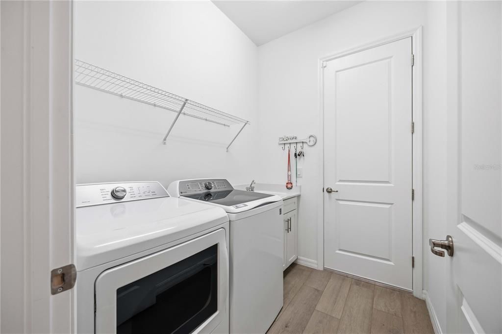 En Venta: $729,000 (3 camas, 2 baños, 2078 Pies cuadrados)