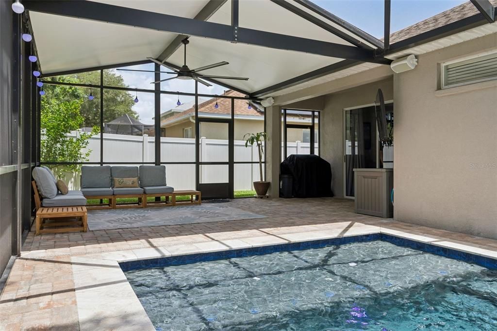 For Sale: $489,900 (4 beds, 2 baths, 2117 Square Feet)