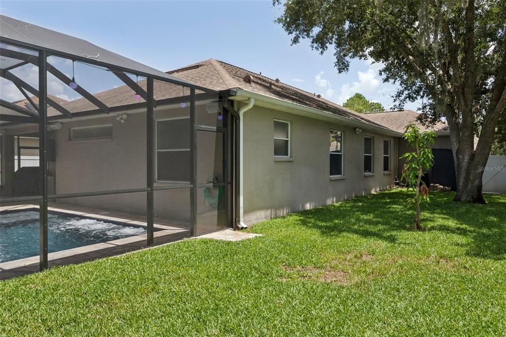 For Sale: $489,900 (4 beds, 2 baths, 2117 Square Feet)