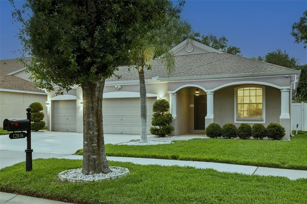 For Sale: $489,900 (4 beds, 2 baths, 2117 Square Feet)