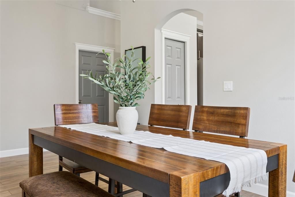 For Sale: $489,900 (4 beds, 2 baths, 2117 Square Feet)