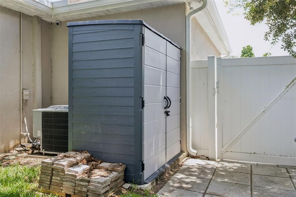 For Sale: $489,900 (4 beds, 2 baths, 2117 Square Feet)