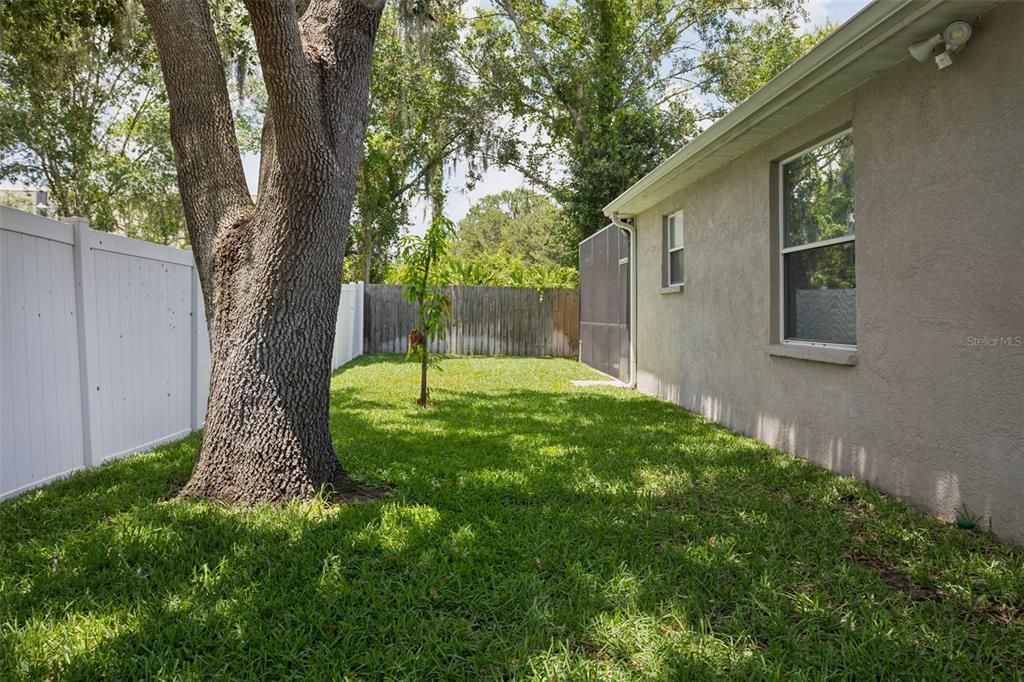 For Sale: $489,900 (4 beds, 2 baths, 2117 Square Feet)