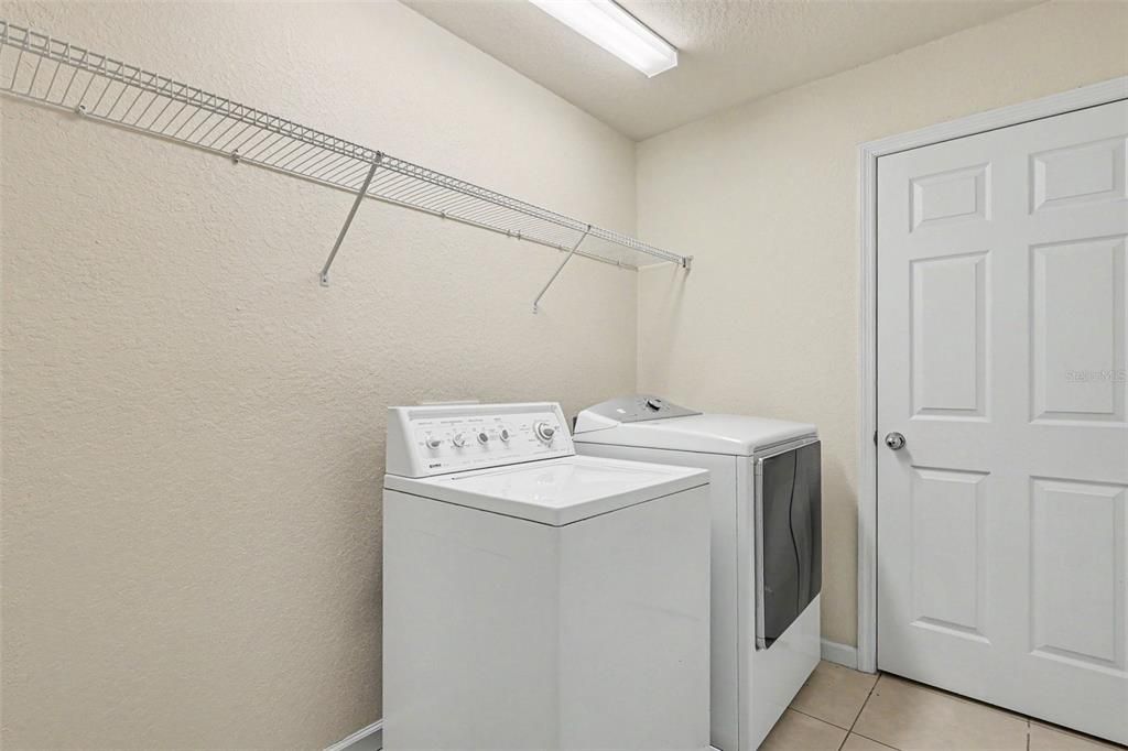 En Venta: $359,000 (4 camas, 3 baños, 2510 Pies cuadrados)