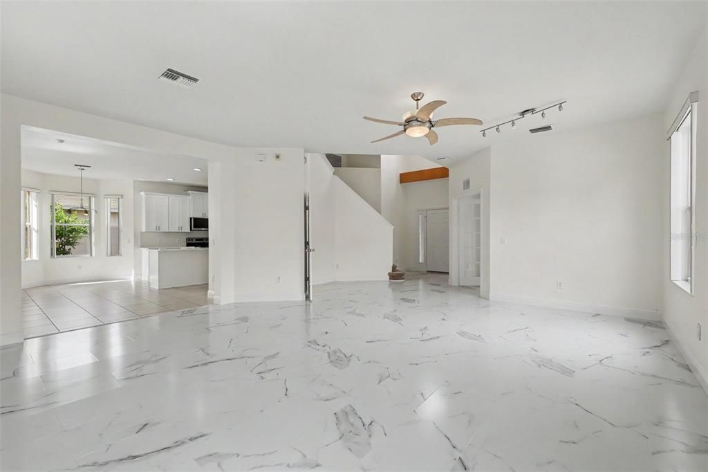 En Venta: $359,000 (4 camas, 3 baños, 2510 Pies cuadrados)